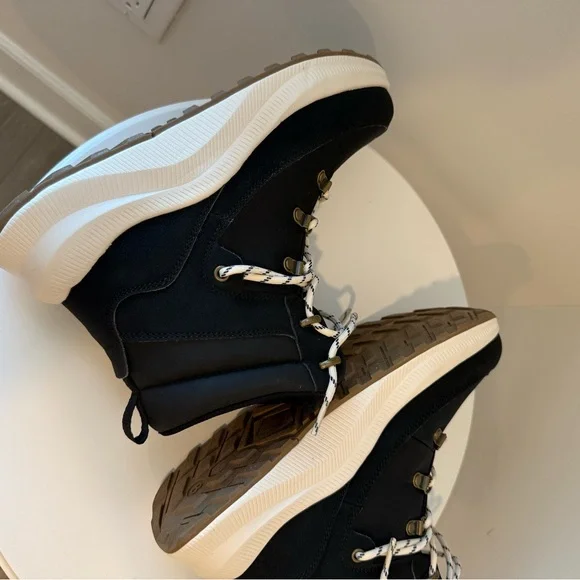 Universal Thread Black Winter Boots - Picture 7 of 8